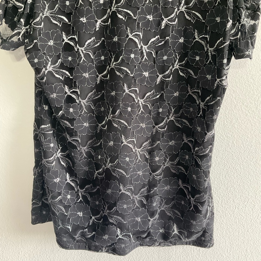 Torrid FLORAL KEYHOLE TOP size 3 new with tags T28 - Picture 6 of 9